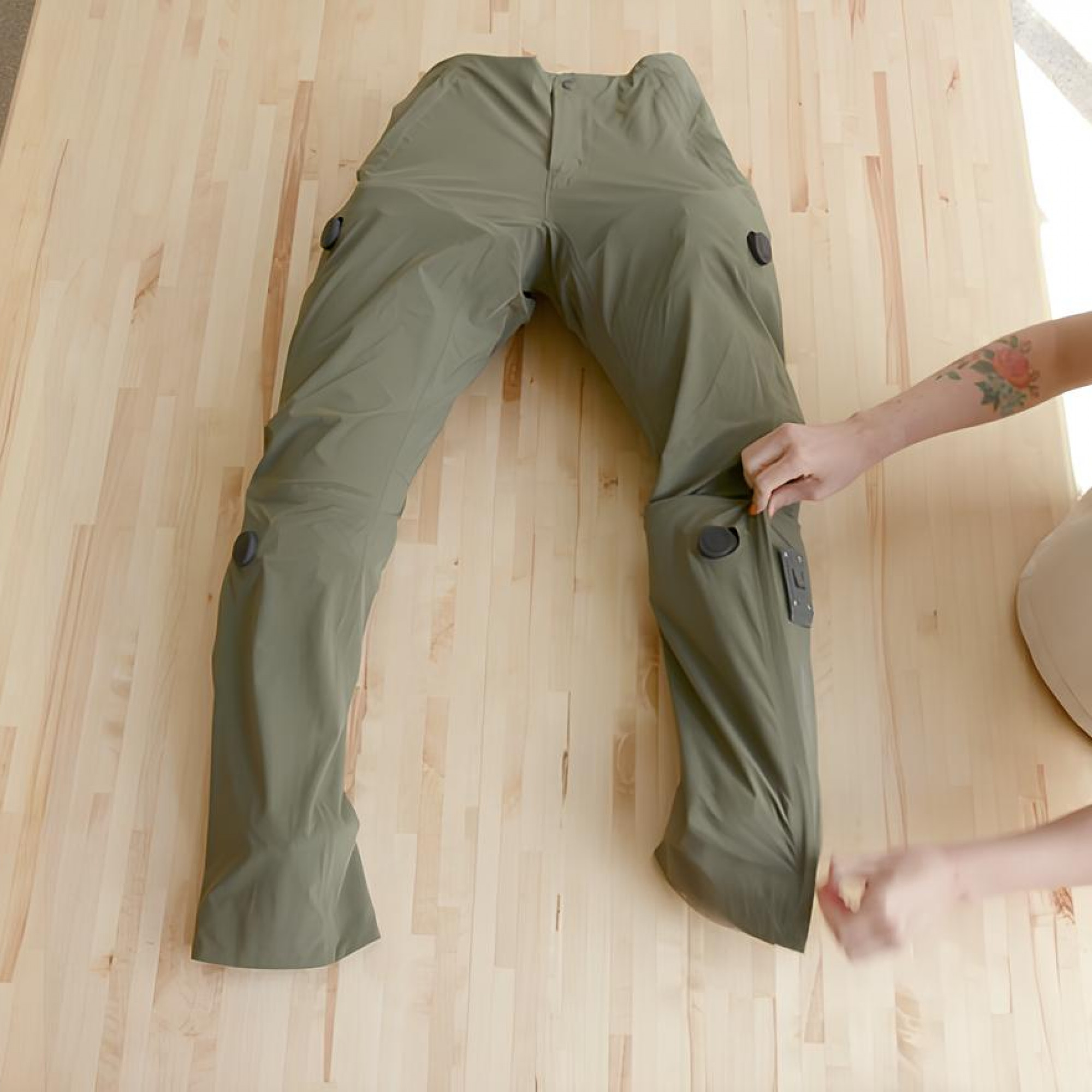 «Умные» туристические штаны MO/GO Smart Pants